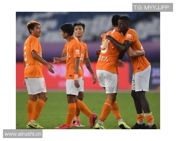 杭州足球队的节奏与魅力探讨:聚焦足球文化与发展之路 杭州足球队的节奏与魅力探讨:聚焦足球文化与发展之路